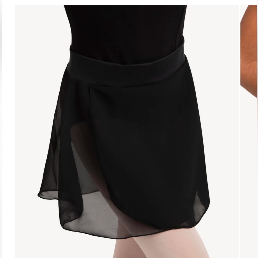 Capezio Pull On Black Skirt size I